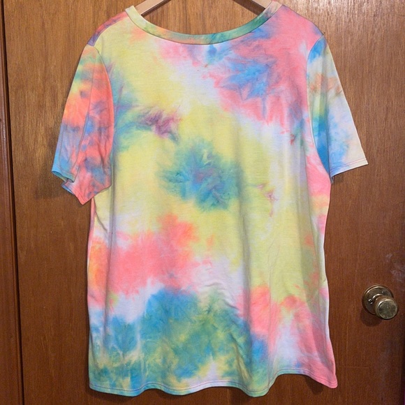 •CHICSOUL.COM•TIE-DYE SHORT SLEEVE V-NECK TOP. SIZE 3X EUC - Picture 3 of 7